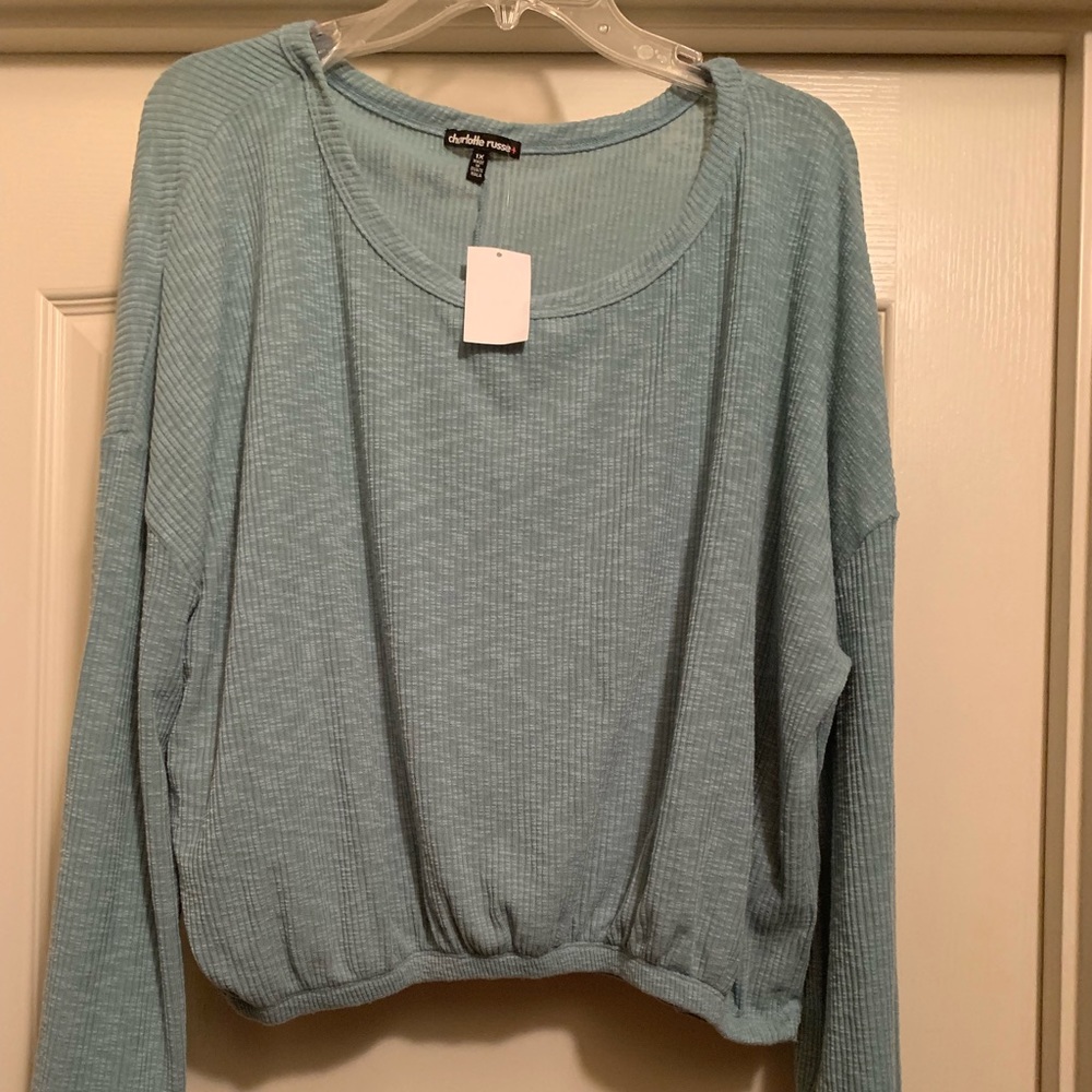 Women’s shirt with bell sleeves